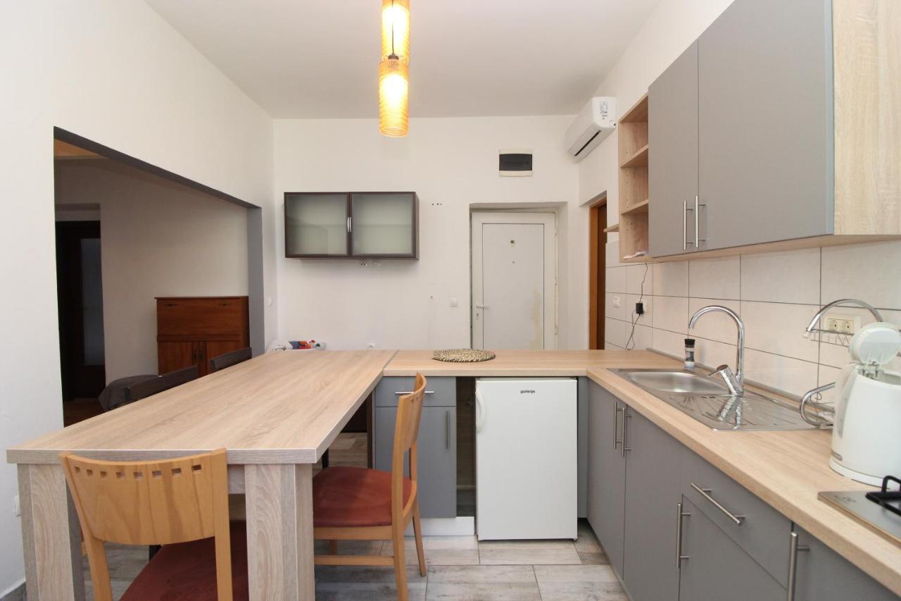 Se-Na Apartment Pula Ngoại thất bức ảnh
